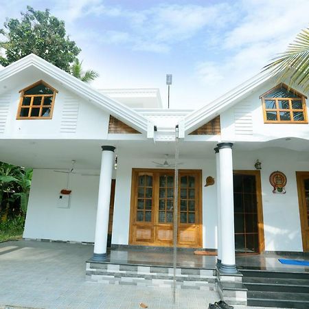 Belhaven Home Stay Thiruvananthapuram Eksteriør billede